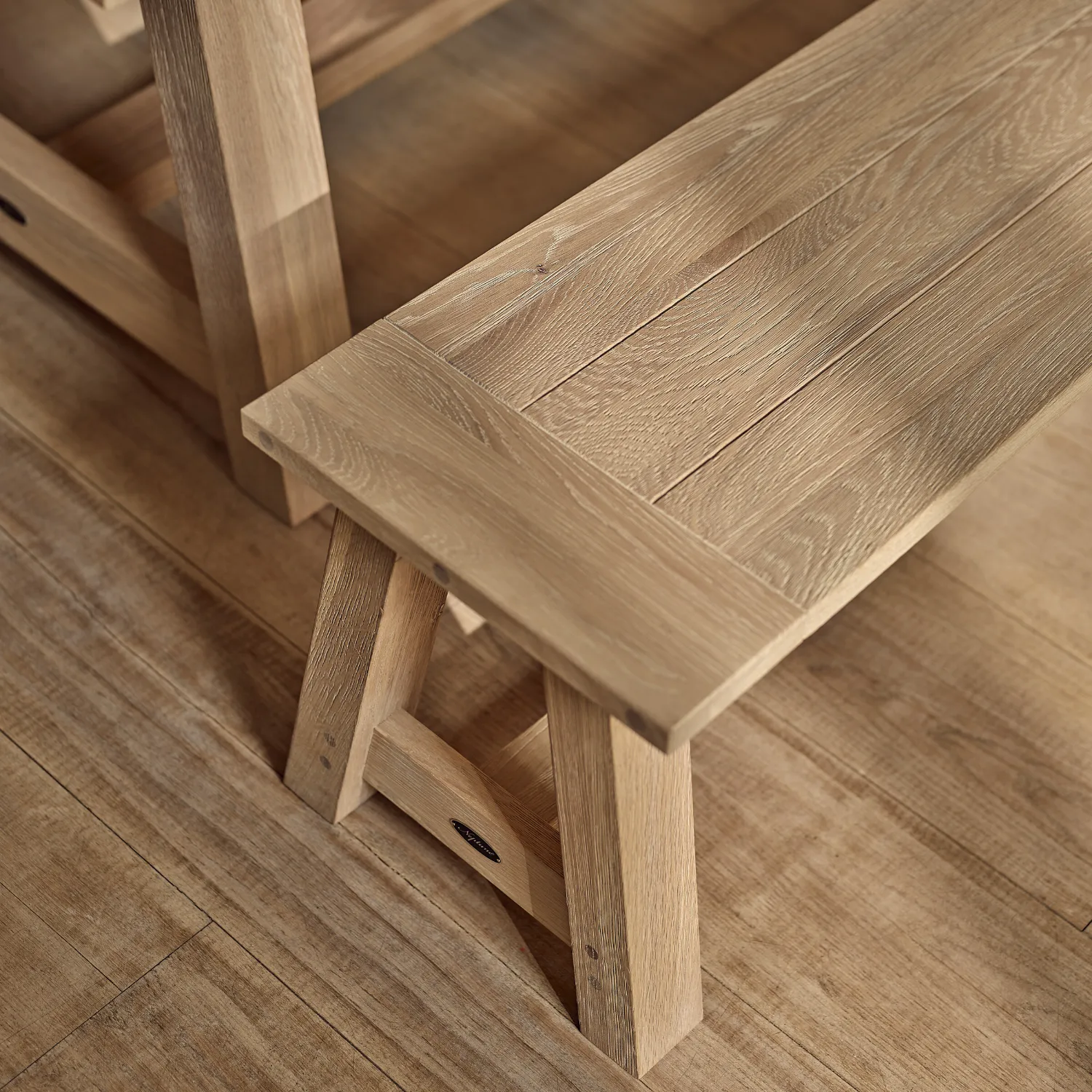 Arundel 4-5 Seater Oak Dining Bench - Image 3
