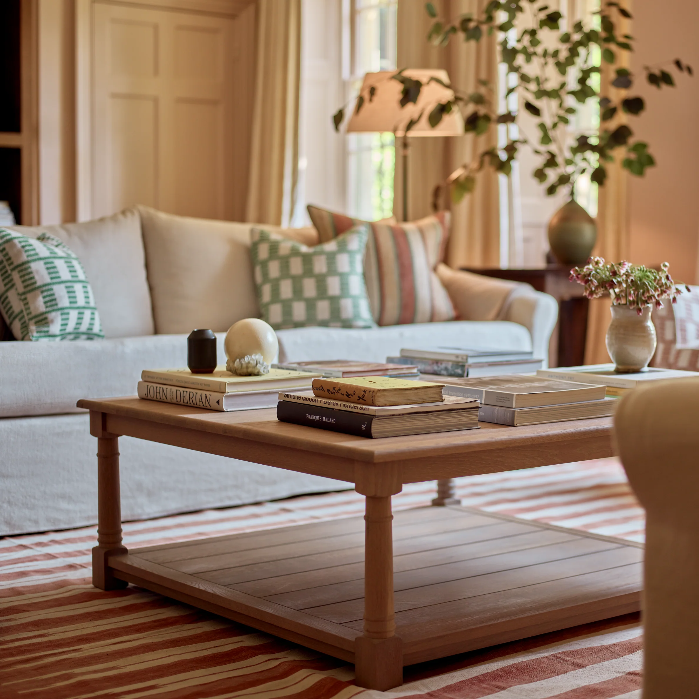 Edinburgh Square Oak Coffee Table - Image 3