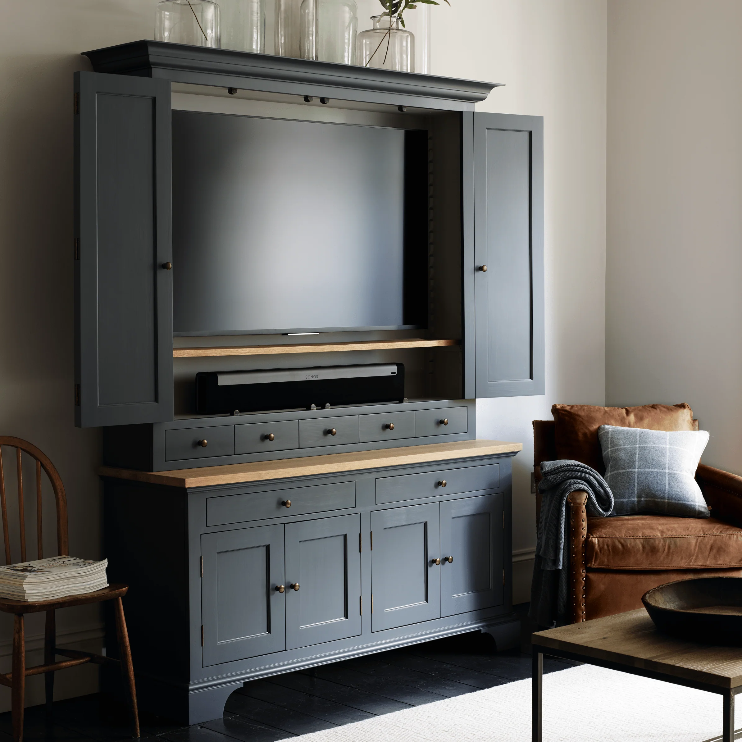 Henley 5ft Oak TV Dresser, Painted