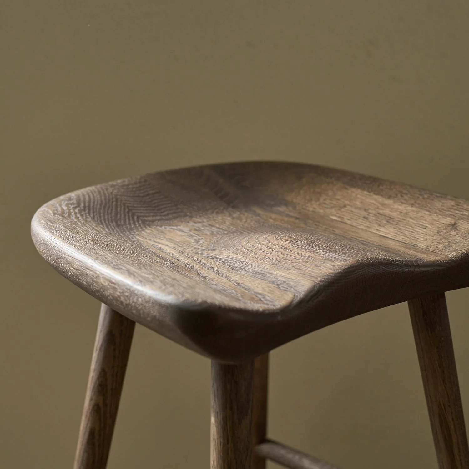 Ludlow Oak Bar Stool, Darkened Oak - Image 4