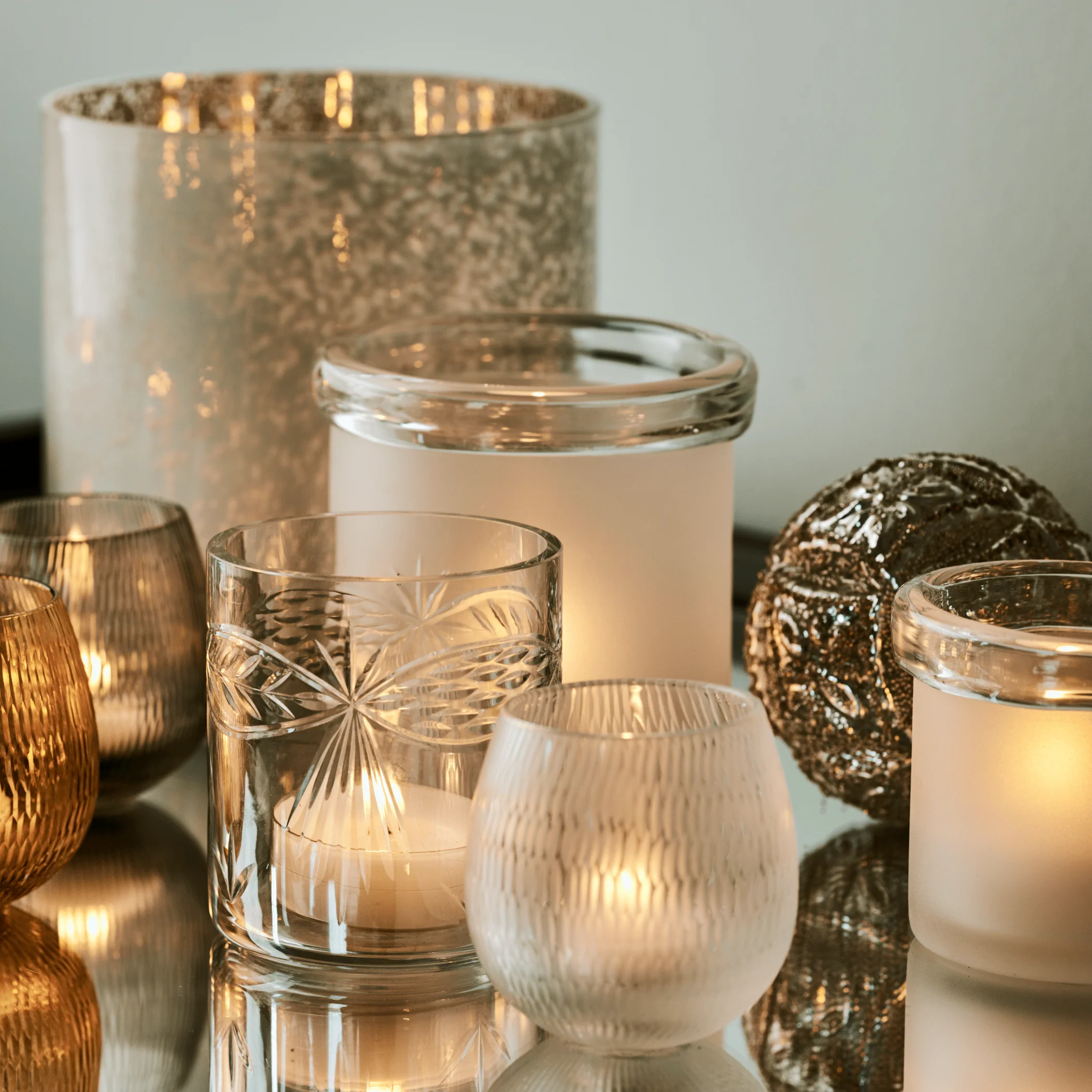 Neve Clear Tealight Holders, Set of 3 - Image 3