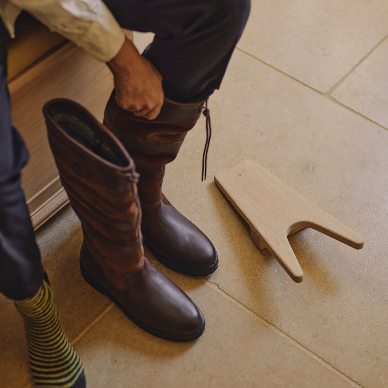 Oak Boot Jack - Image 2