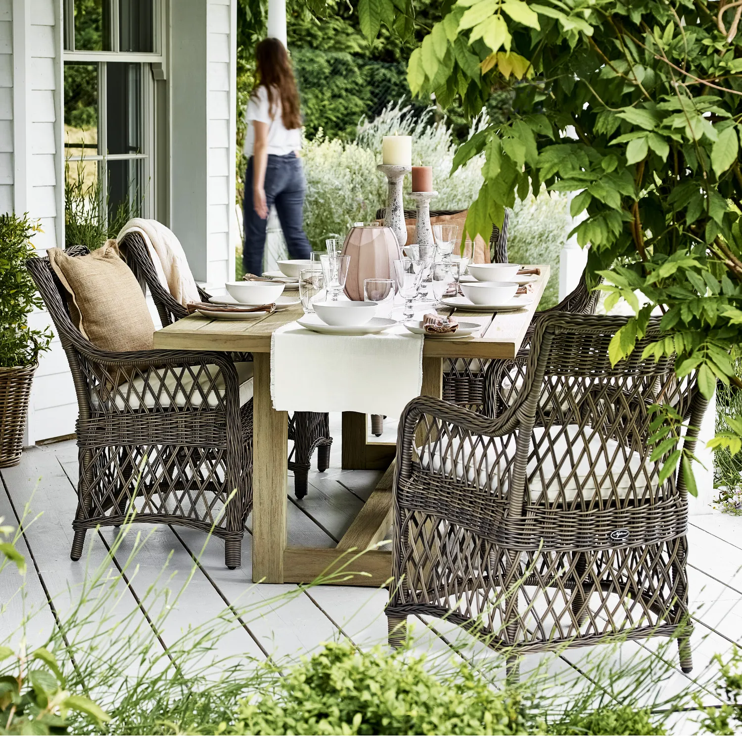 Pembrey 8 Seater Teak Garden Dining Table - Image 12