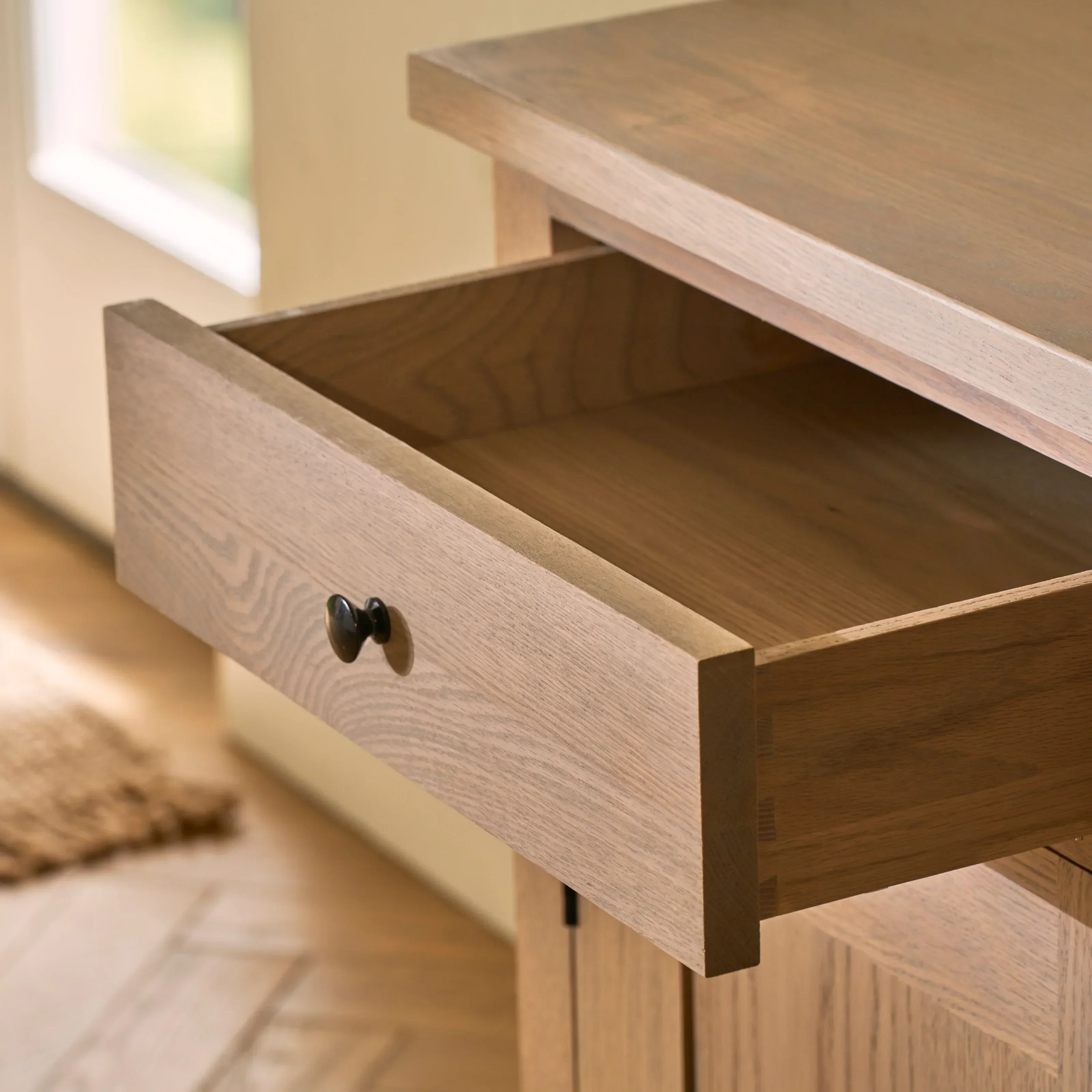 Suffolk 5ft Oak Sideboard - Image 3