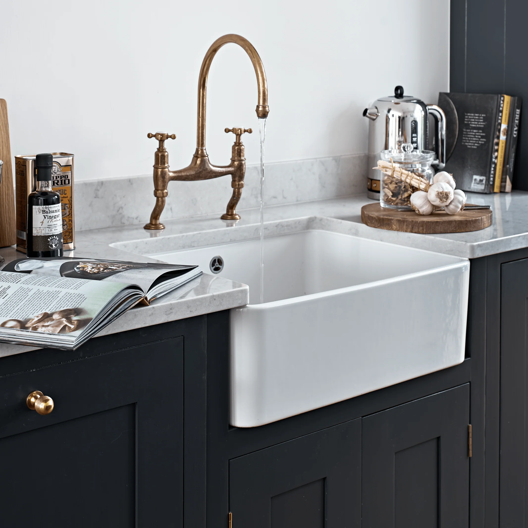Villeroy & Boch Ceramic Sink Bowl with wastes - Image 2