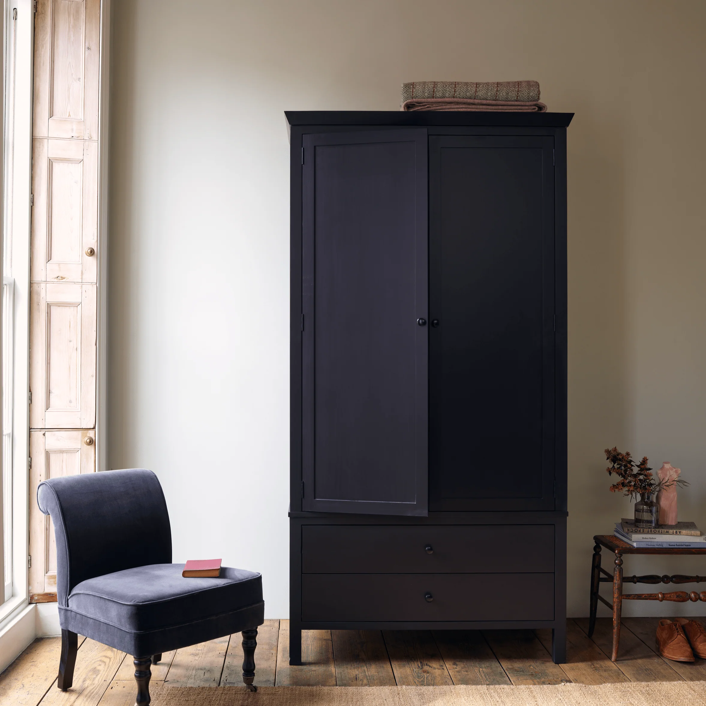 Warm Black Paint - Image 2
