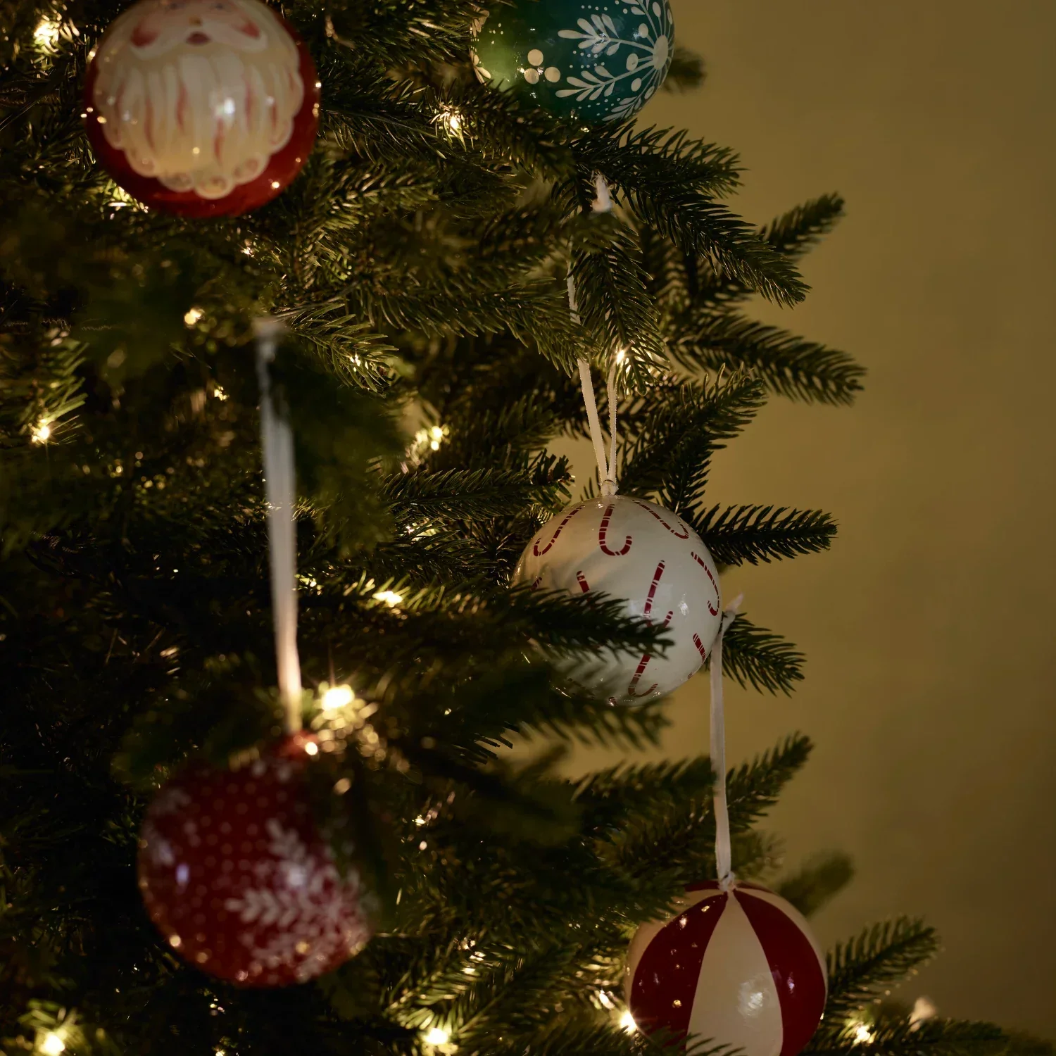 Windsor 8ft Pre-lit Christmas Tree - Image 2